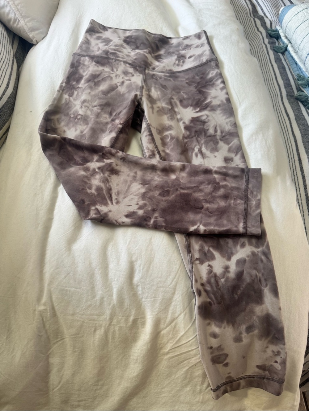 lululemon athletica Gray Tie-Dye Capri Leggings